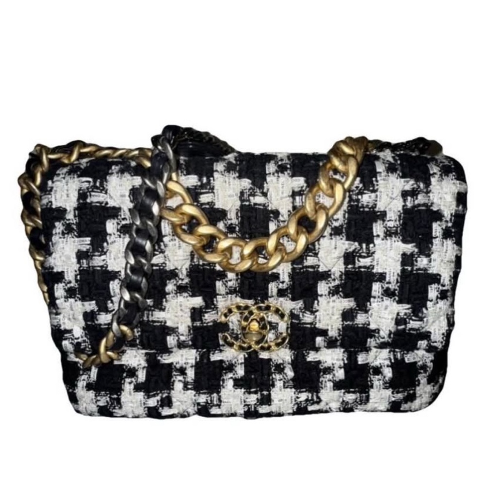 CHANEL 19 Medium Tweed Bag